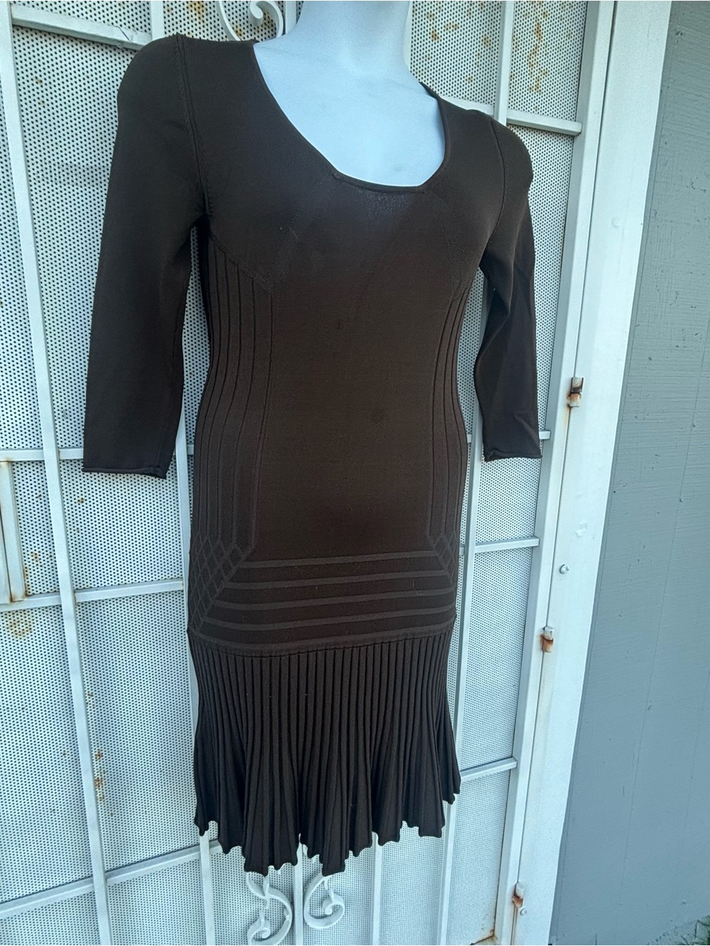 Leon Max limited M scoop neck fit & flare dress pleated bottom long sleeve brown